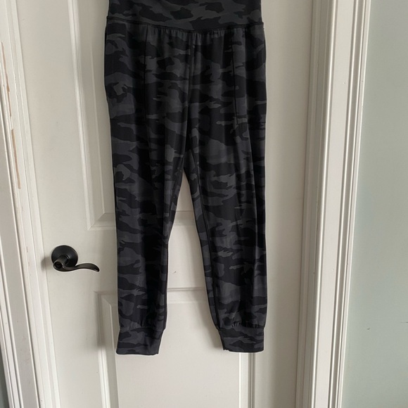 Athleta Black Camo Joggers - Picture 3 of 7